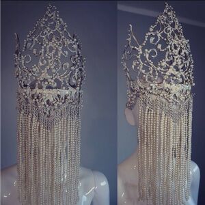 Crown with pearl veil by Agniesza Osipa